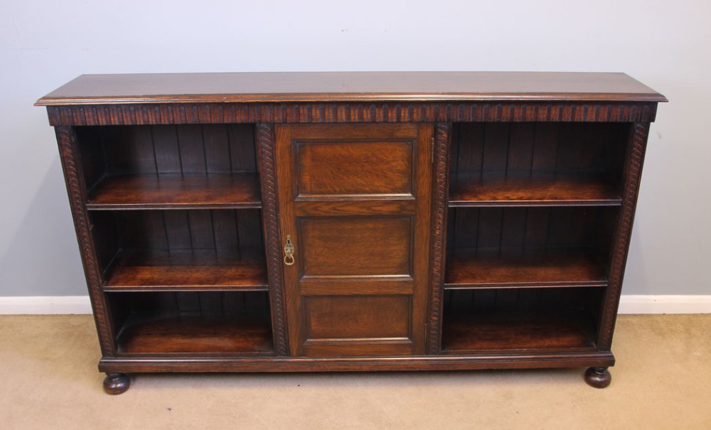 Oak Open Bookcase Display Shelves. 
