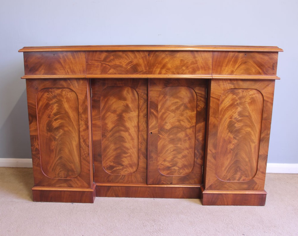 Quality Mahogany Antique Victorian Chiffonier Sideboard. 