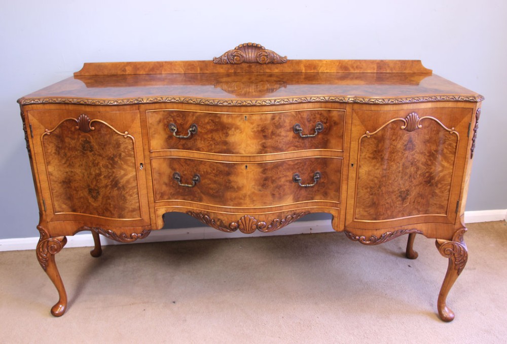 Antique Quality Burr Walnut Serpentine Front Sideboard.