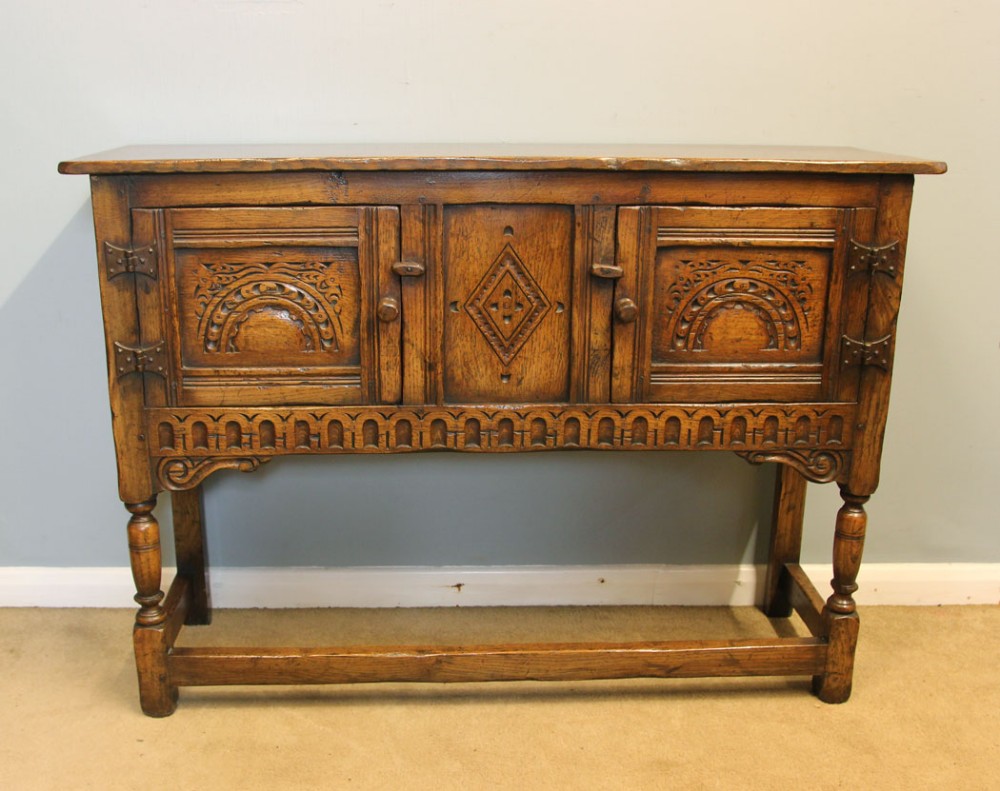 Quality Oak Lamp Serving Hall Side Table 