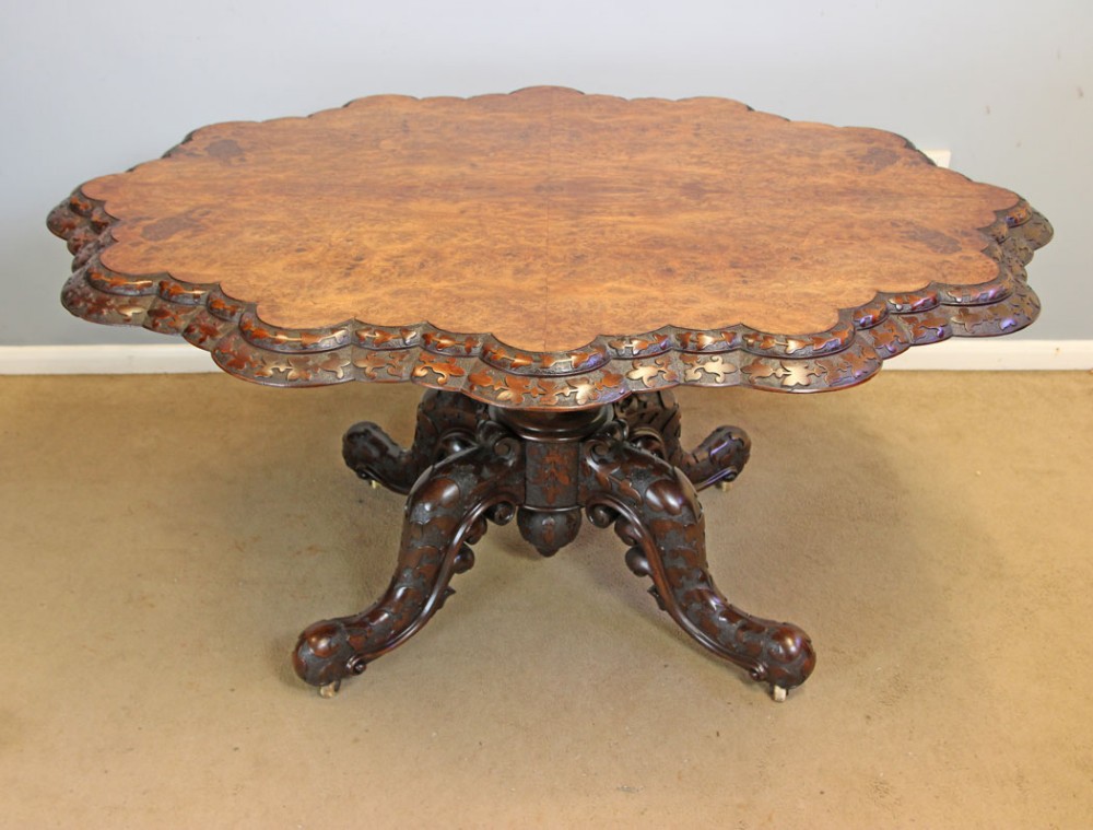 Quality Victorian Burr Walnut Dining Table