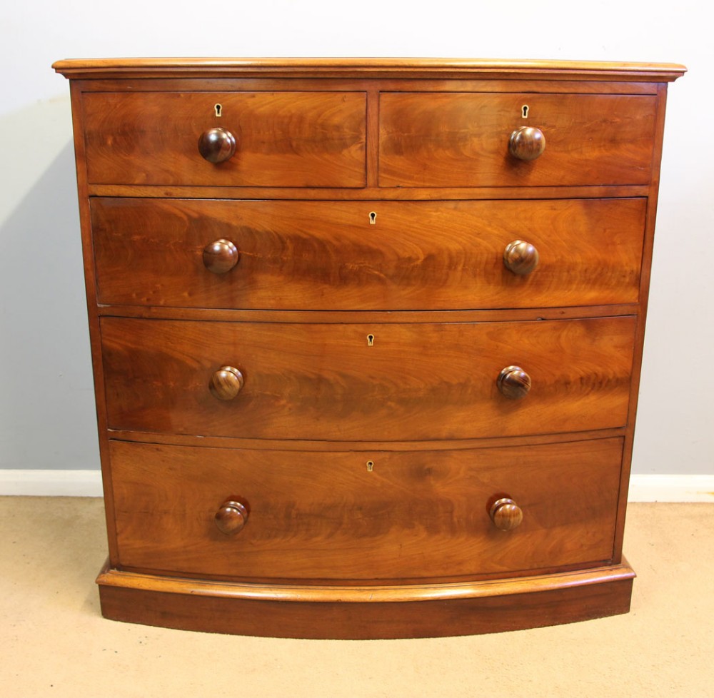 Victorian Mahogany Bow Front Chest of Drawers