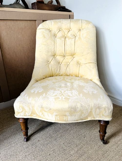 ANTIQUE BUTTON BACK ARMCHAIR - ADDITIONAL PHOTO 2