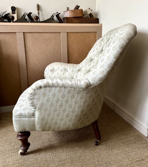 ANTIQUE BUTTON BACK UPHOLSTERED ARMCHAIR - ADDITIONAL PHOTO 4