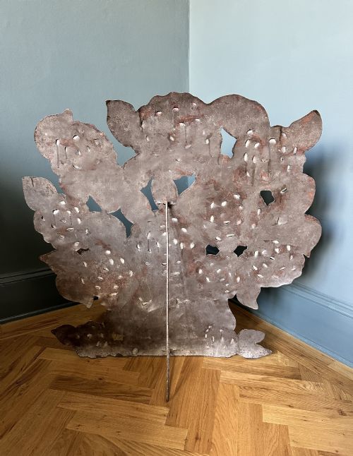 LARGE ANTIQUE FRENCH TOLEWARE HYDRANGEA FIRESCREEN DUMMY BOARD CIRCA 1920S - ADDITIONAL PHOTO 5