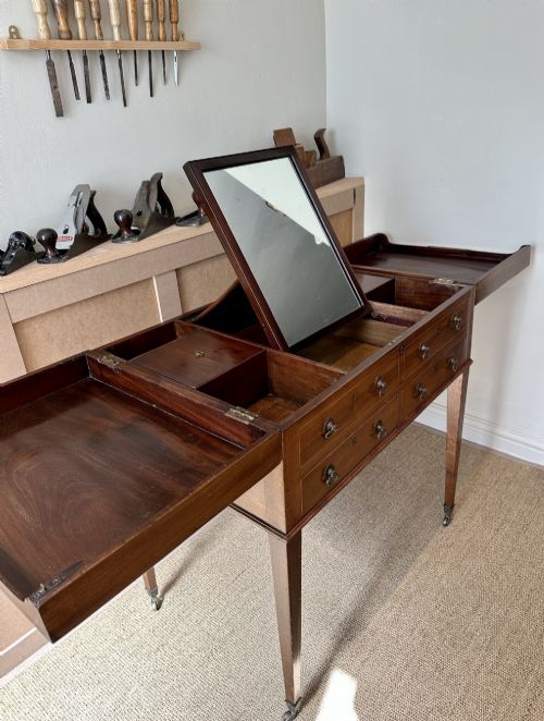 LATE GEORGIAN MAHOGANY GENTLEMANS DRESSING TABLE VANITY WITH MIRROR - ADDITIONAL PHOTO 2