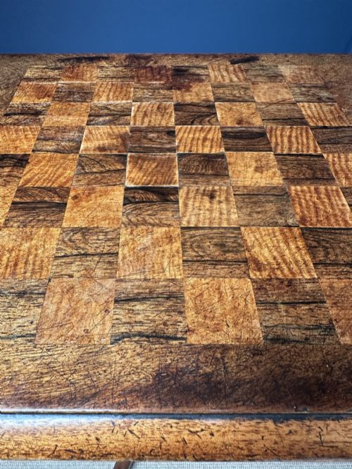 VICTORIAN GAMES TABLE WITH INLAID CHESS BOARD - ADDITIONAL PHOTO 5