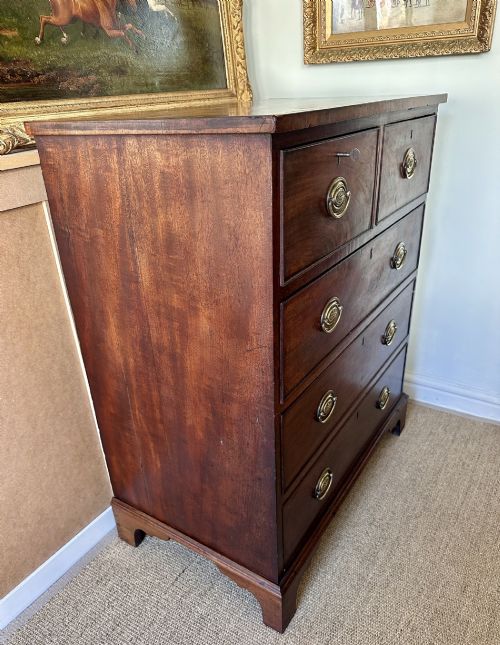 SMALL ANTIQUE CHEST OF DRAWERS WITH WORKING KEY CIRCA 1810 - ADDITIONAL PHOTO 7