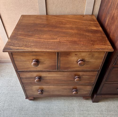 PETITE OR CHILD'S ANTIQUE CHEST OF DRAWERS - ADDITIONAL PHOTO 1