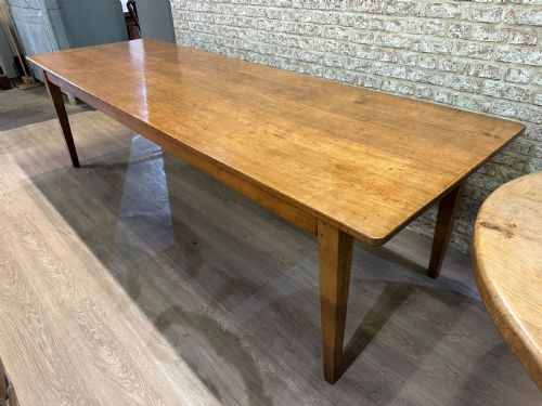 ANTIQUE TAPERED LEG CHERRY DINING TABLE - ADDITIONAL PHOTO 1