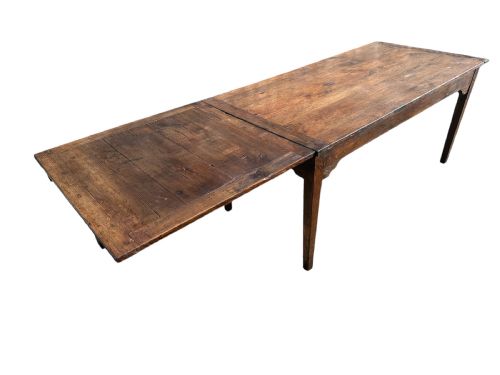 antique rustic oak single extending table - CATEGORY: ANTIQUE TABLES - DATED 18TH CENTURY