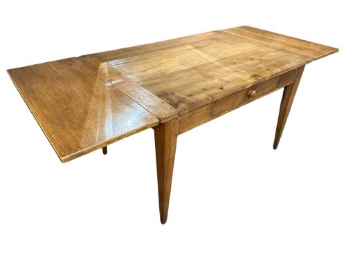 19th century cherry table with extension leaves - CATEGORY: ANTIQUE TABLES - DATED 19TH CENTURY
