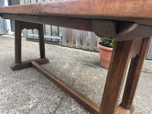 RARE 18TH CENTURY DINING TABLE - ADDITIONAL PHOTO 2