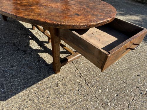18TH CENTURY BURR ELM AND OAK OVAL TABLE - ADDITIONAL PHOTO 3