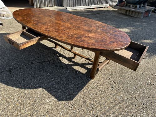 18TH CENTURY BURR ELM AND OAK OVAL TABLE - ADDITIONAL PHOTO 7