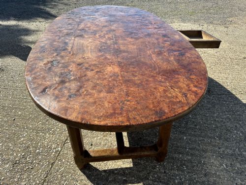 18TH CENTURY BURR ELM AND OAK OVAL TABLE - ADDITIONAL PHOTO 9