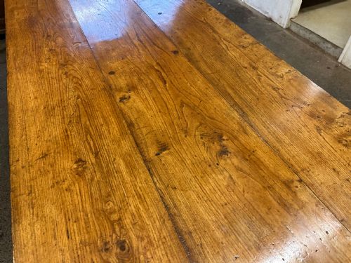 19TH CENTURY ELM FARMHOUSE TABLE - ADDITIONAL PHOTO 2