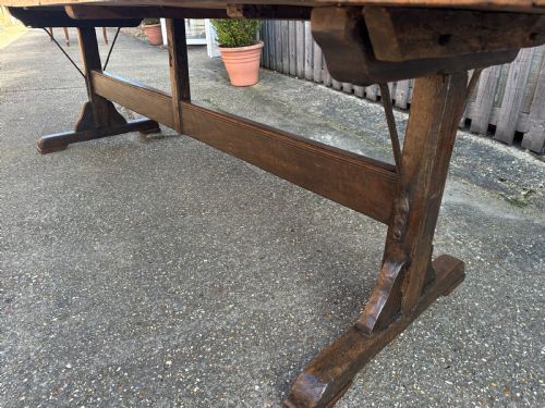 ANTIQUE TRESTLE OAK TABLE WITH IRON BRACKETS - ADDITIONAL PHOTO 4