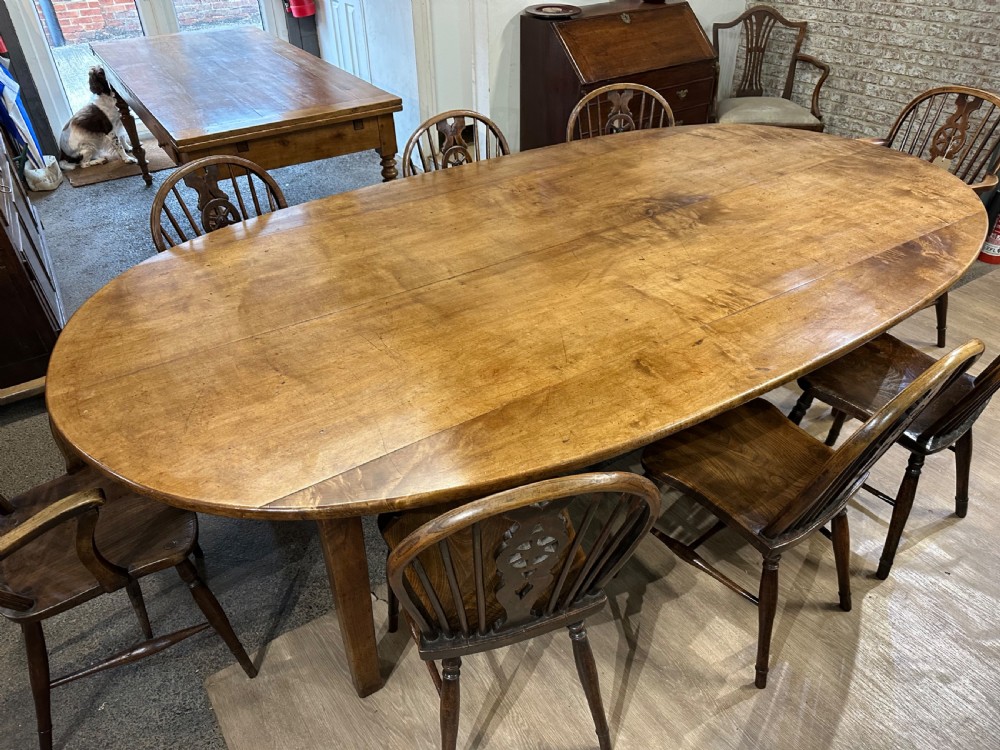 19th Century Sycamore Oval dining Table 