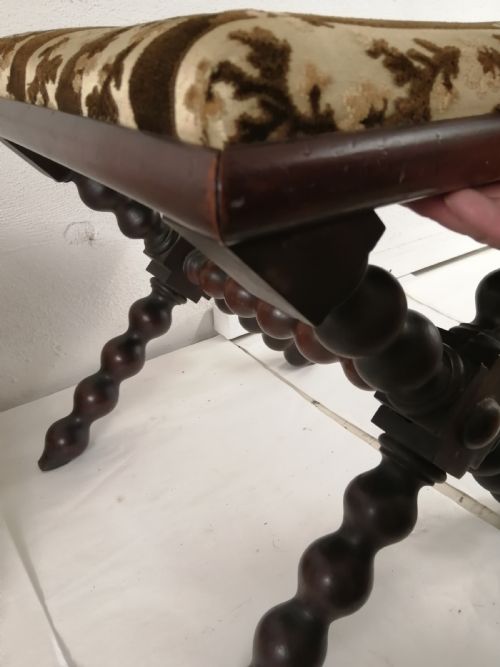 19C BOBBIN STOOL IN MAHOGANY - ADDITIONAL PHOTO 4