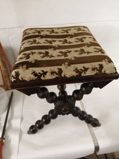 19C BOBBIN STOOL IN MAHOGANY - ADDITIONAL PHOTO 6