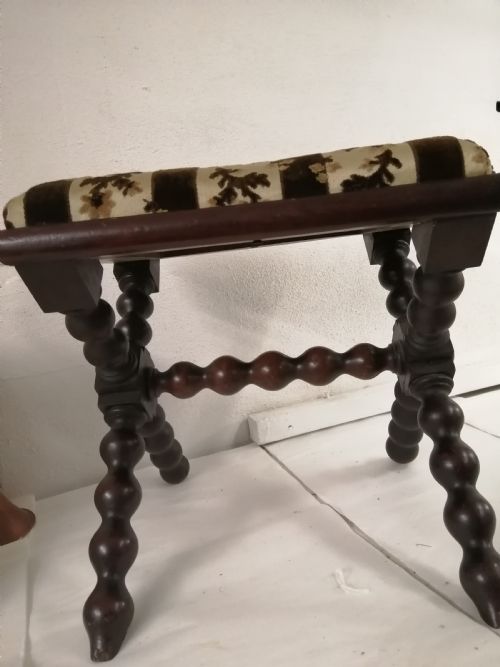 19C BOBBIN STOOL IN MAHOGANY - ADDITIONAL PHOTO 7