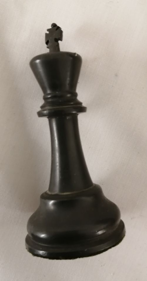 A UNUSUAL ART'S AND CRAFTS CHESS SET AND BOARD - ADDITIONAL PHOTO 9