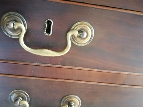 ANTIQUE GEORGIAN MAHOGANY BUREAU - ADDITIONAL PHOTO 4