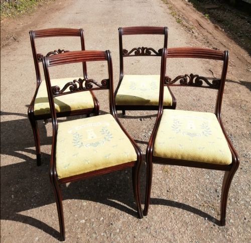 4 regency chairs with fine needlework heraldic seats - CATEGORY: ANTIQUE CHAIRS - DATED REGENCY