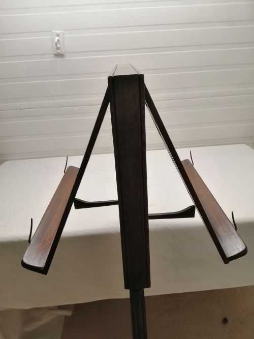 AN EDWARDIAN WALNUT DUET MUSIC STAND - ADDITIONAL PHOTO 3