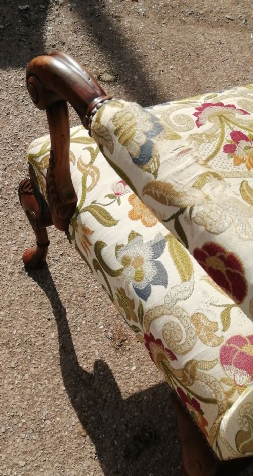 A WALNUT GAINSBOROUGH TYPE TAPESTRY ARMCHAIR - ADDITIONAL PHOTO 6