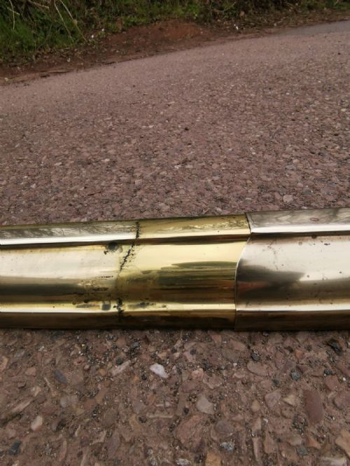 HEAVY EDWARDIAN EXTENDING BRASS FENDER - ADDITIONAL PHOTO 1