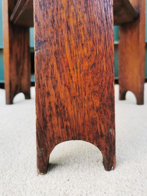 ART'S AND CRAFTS OAK TABLE LAMP TABLE - ADDITIONAL PHOTO 1