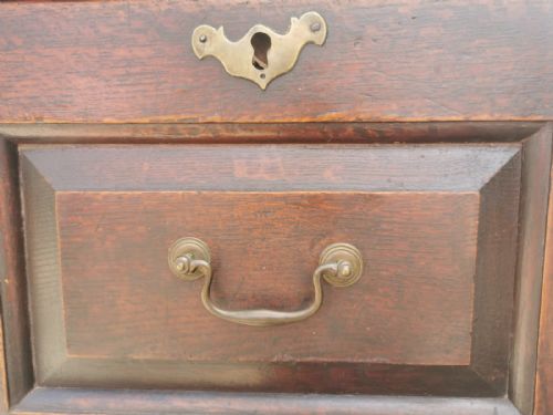 ATTRACTIVE ANTIQUE WELSH OAK MULE CHEST - ADDITIONAL PHOTO 1