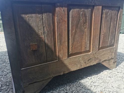 ATTRACTIVE ANTIQUE WELSH OAK MULE CHEST - ADDITIONAL PHOTO 3