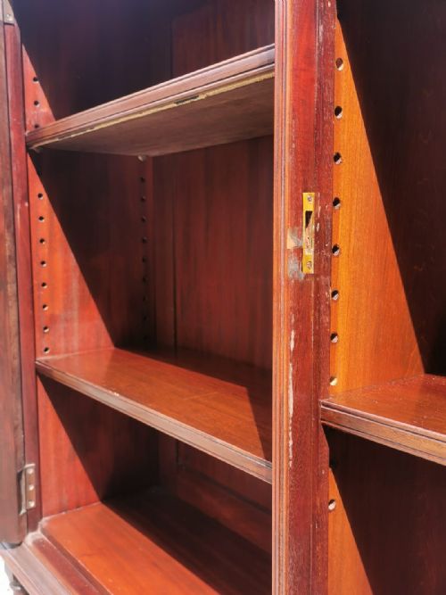 A FINE ARTS AND CRAFTS SHAPLAND AND PETTER MAHOGANY BOOKCASE - ADDITIONAL PHOTO 4
