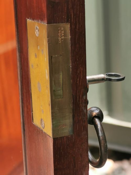 A FINE ARTS AND CRAFTS SHAPLAND AND PETTER MAHOGANY BOOKCASE - ADDITIONAL PHOTO 6