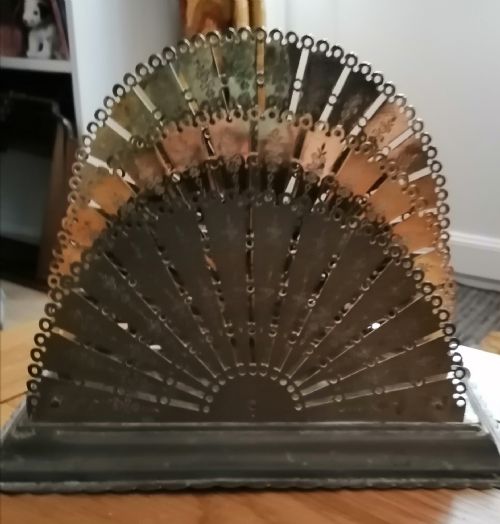A VICTORIAN BRASS LETTER RACK - ADDITIONAL PHOTO 3