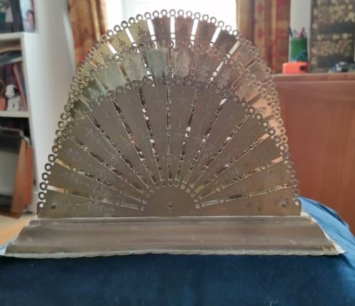 A VICTORIAN BRASS LETTER RACK - ADDITIONAL PHOTO 4
