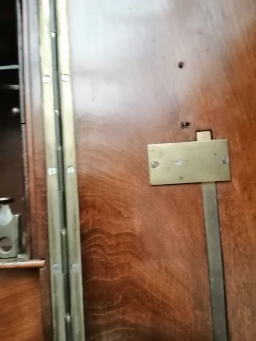 VICTORIAN WALNUT TABLE CABINET HUMIDOR - ADDITIONAL PHOTO 4