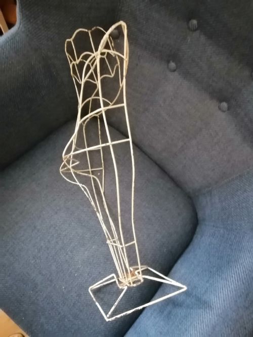 2 ANTIQUE WIRE SHOP MANNEQUINS - ADDITIONAL PHOTO 7