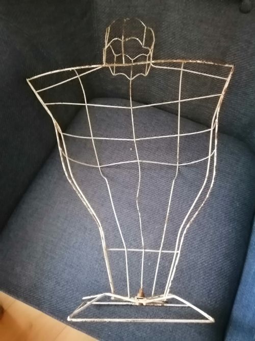 2 ANTIQUE WIRE SHOP MANNEQUINS - ADDITIONAL PHOTO 8