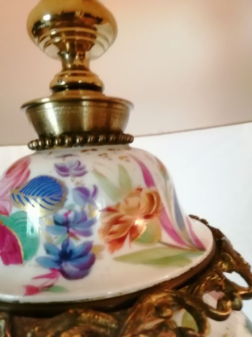 ANTIQUE FRENCH PARIS PORCELAIN TABLE LAMP - ADDITIONAL PHOTO 2
