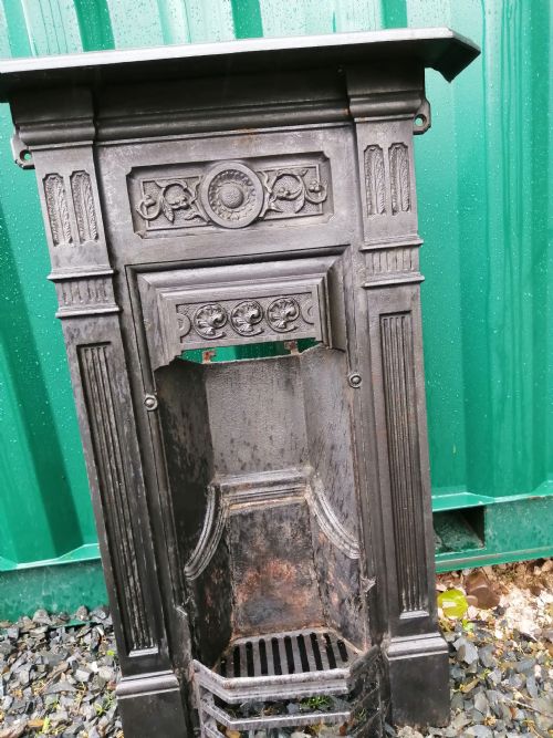 victorian cast iron fireplace and grate - CATEGORY: ANTIQUE FIREPLACES - DATED 1880