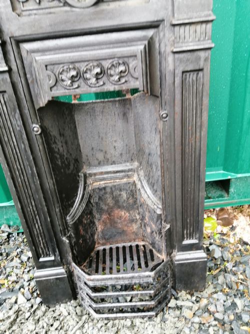 VICTORIAN CAST IRON FIREPLACE AND GRATE - ADDITIONAL PHOTO 2