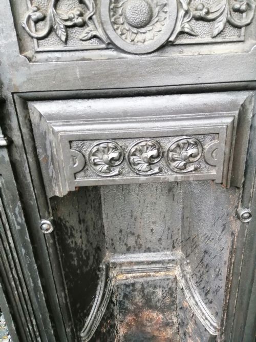 VICTORIAN CAST IRON FIREPLACE AND GRATE - ADDITIONAL PHOTO 4