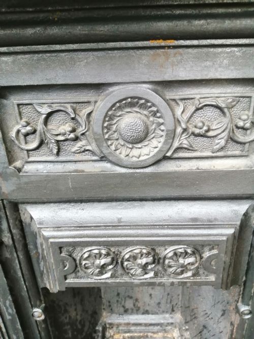 VICTORIAN CAST IRON FIREPLACE AND GRATE - ADDITIONAL PHOTO 5