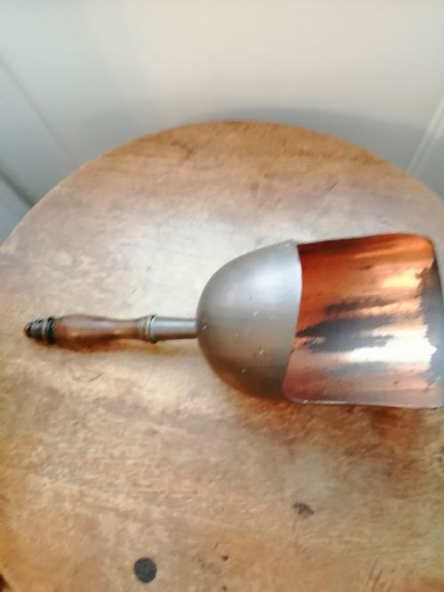 LARGE VICTORIAN COAL HELMETSCUTTLE - ADDITIONAL PHOTO 3