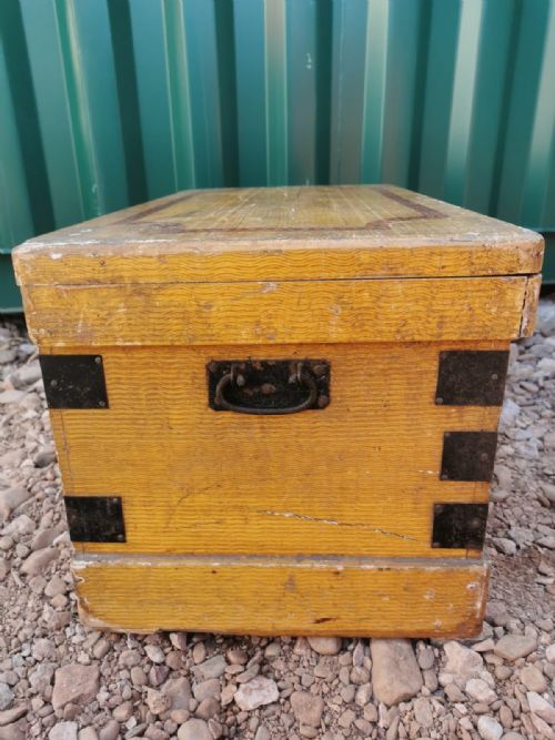 ANTIQUE PINE ORIGINAL PAINTED TRUNK - ADDITIONAL PHOTO 7