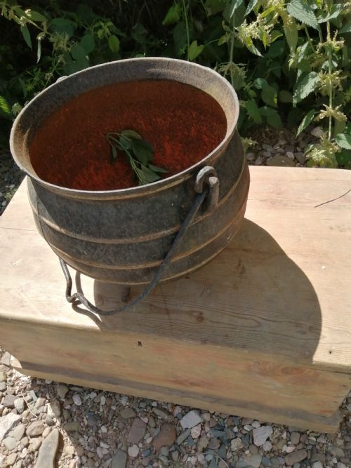 VICTORIAN CAST IRON CAULDRON - ADDITIONAL PHOTO 4